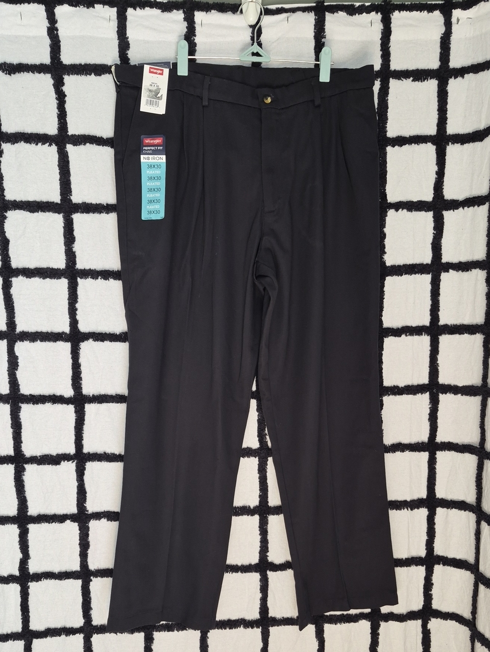 NWT Mens Wrangler Size 38x30 Flat Front No Iron Perfect Fit Khaki Pants Black - Picture 5 of 12